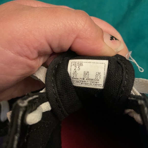 Sneakers - Picture 3 of 3